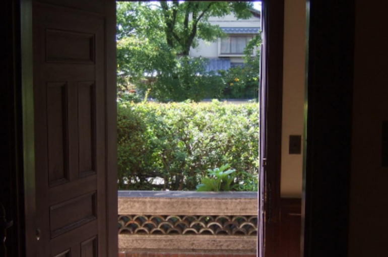 building the lol house