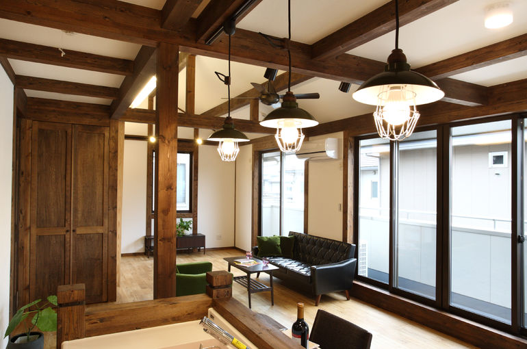 自由 空間 草加